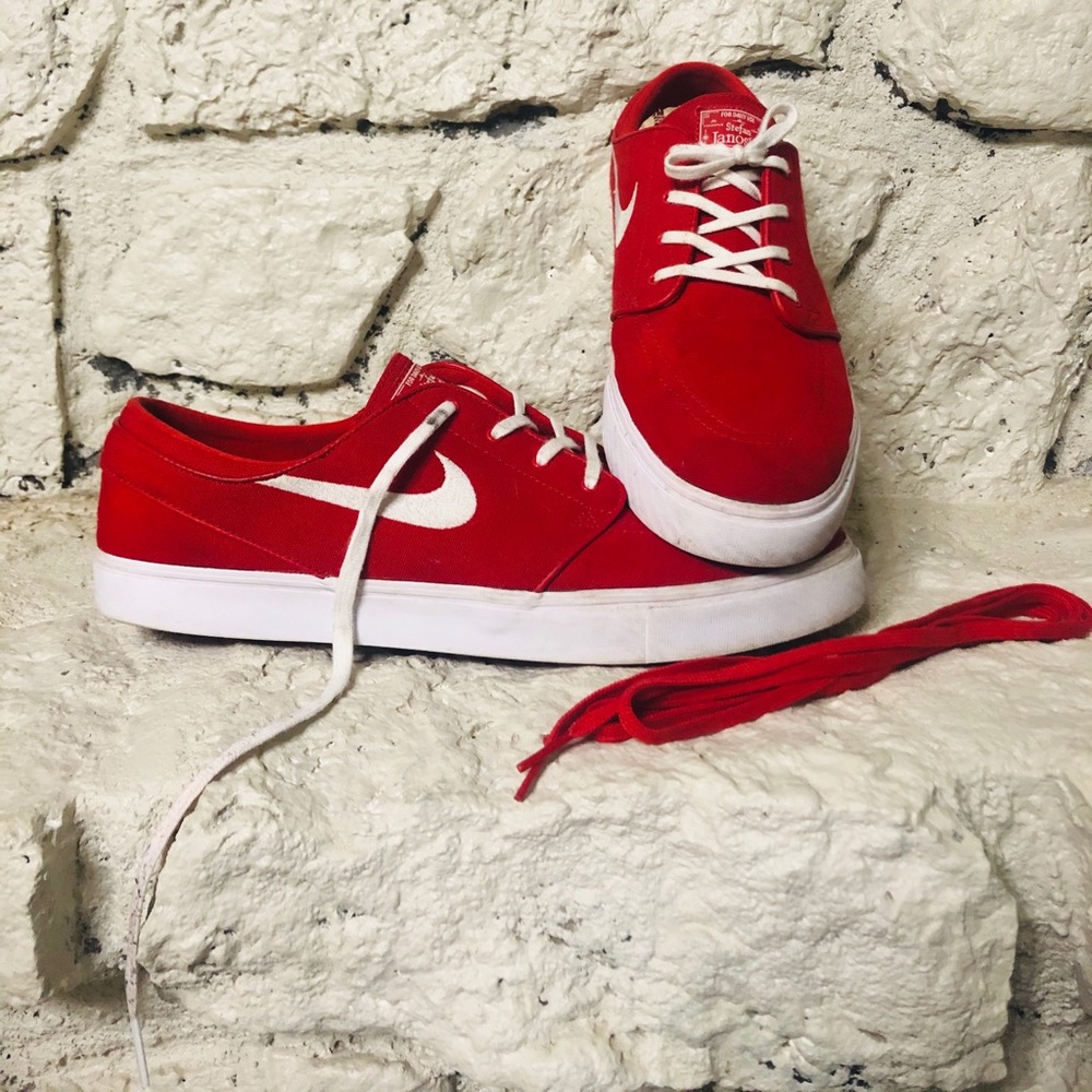 COPY - 🔴Red Nike SB Shoes🔴